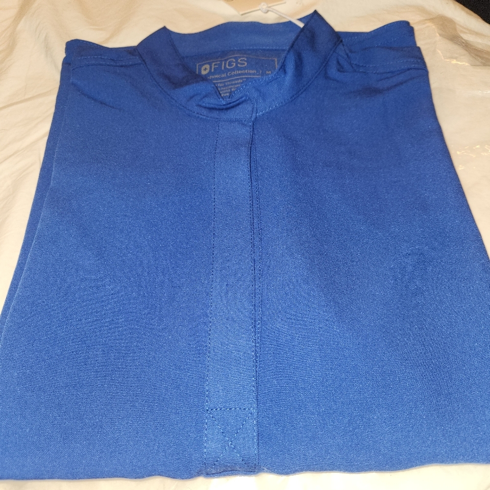 Figs Rafaela scrub top size medium NWT blue